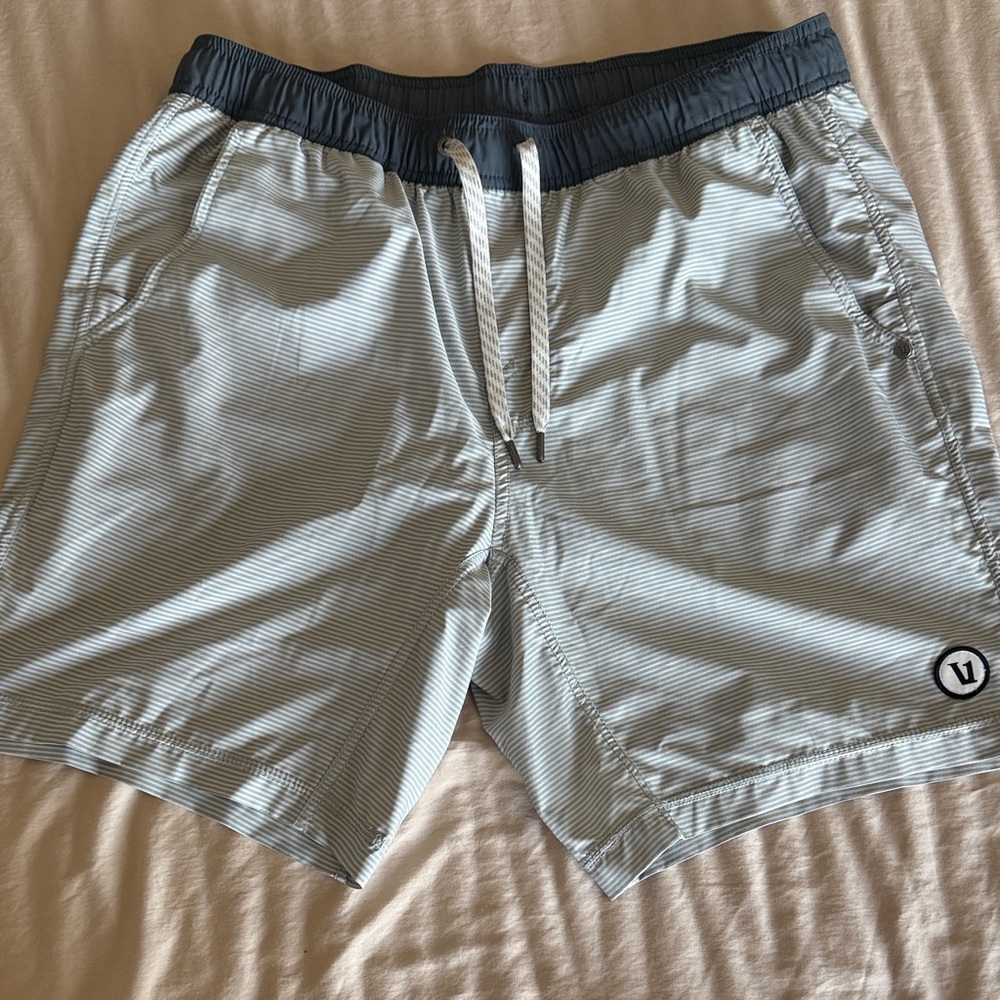 Men’s Large Vuori Shorts 7” inseam